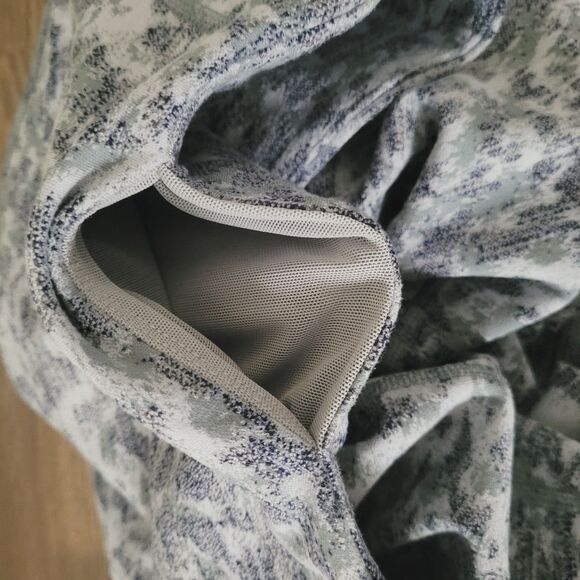 Athleta Elation Textured 7/8 Tight Size Small Meadow Snowfall Blue - Picture 10 of 10